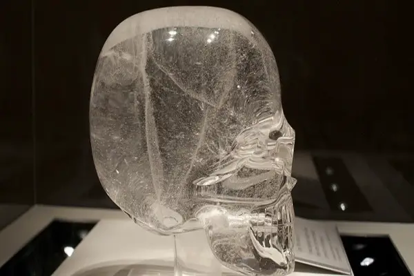 The Mystery Behind The Crystal Skulls - Strange And Creepy