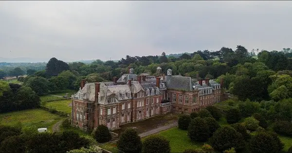 abandoned mansions near me