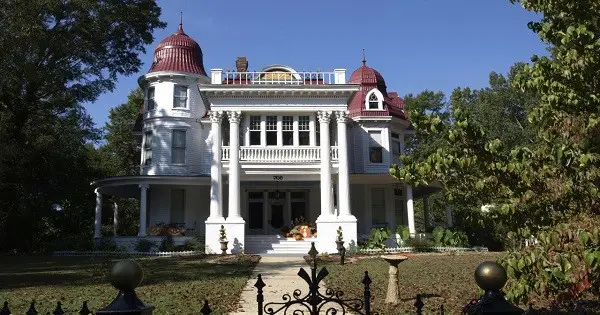 The Story Behind The Most Haunted Home Arkansas - The Allen House